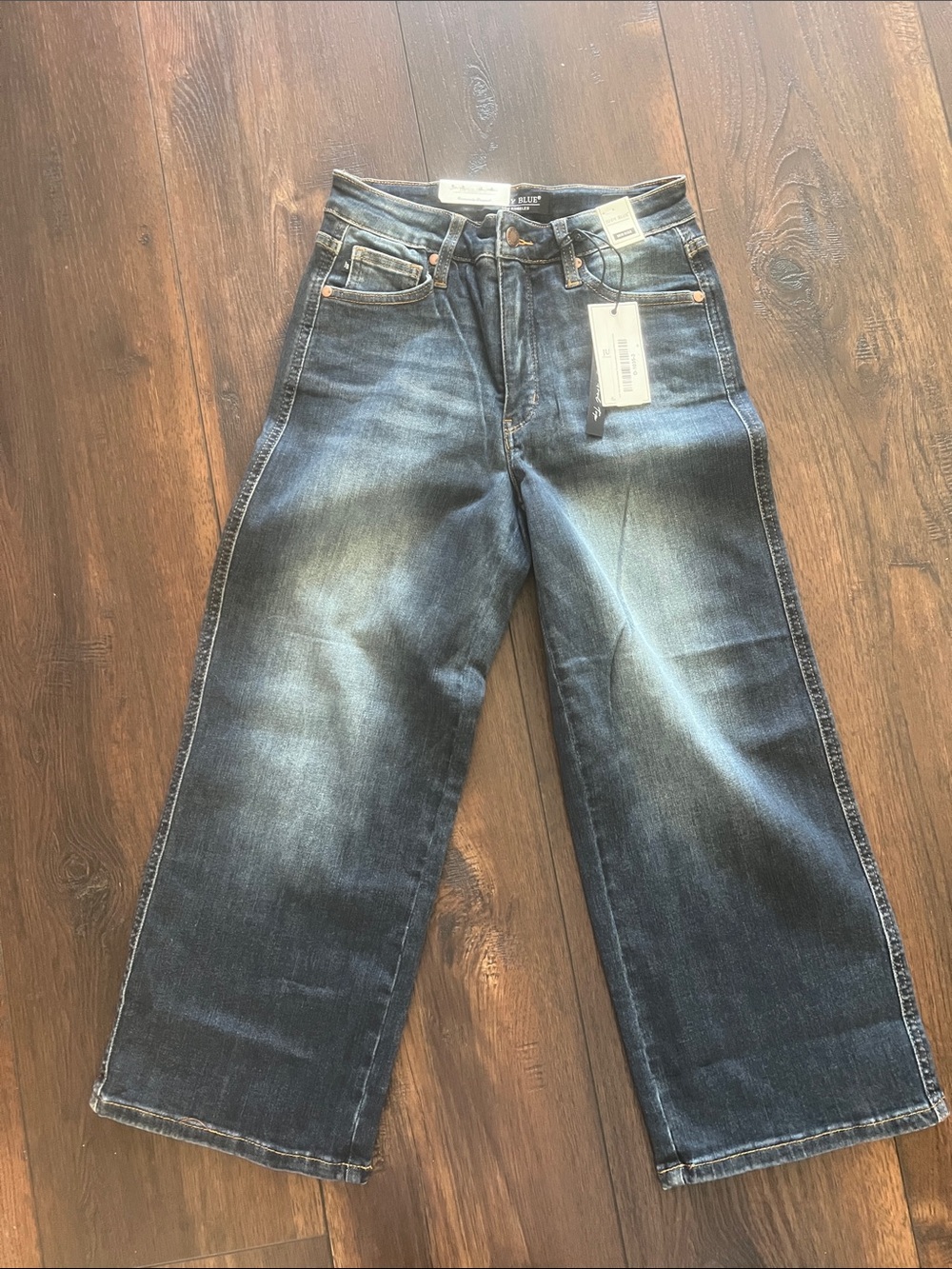 Judy Blue Cropped Wide Leg Jeans in Dark Blue